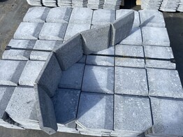 BETONBOORD MET SCHUINE KANT EN VERVORMBAAR 100x20x3cm